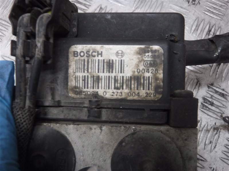 фото №3, Насос abs toyota avensis t22