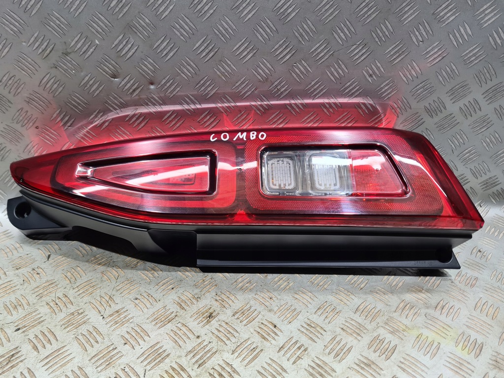 фото №1, Лампа правая задняя opel combo e berlingo iv