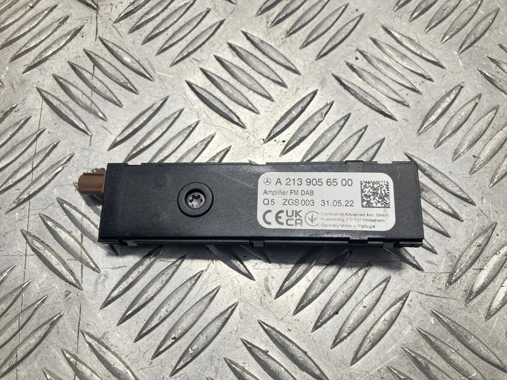 Купити Модуль антенний mercedes cla w118 купе