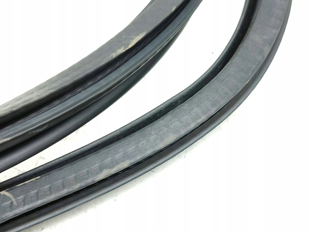 фото №10, Peugeot 308 2017 прокладка дверь передних