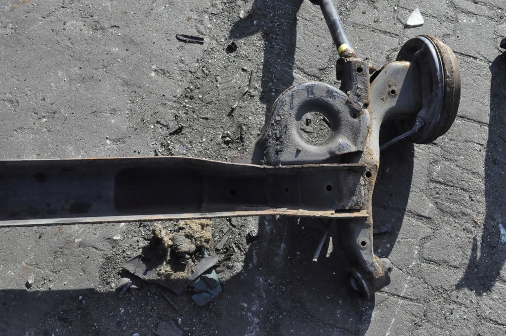 фото №8, Nissan micra v k14 підвіска балка задня гальмівні барабани