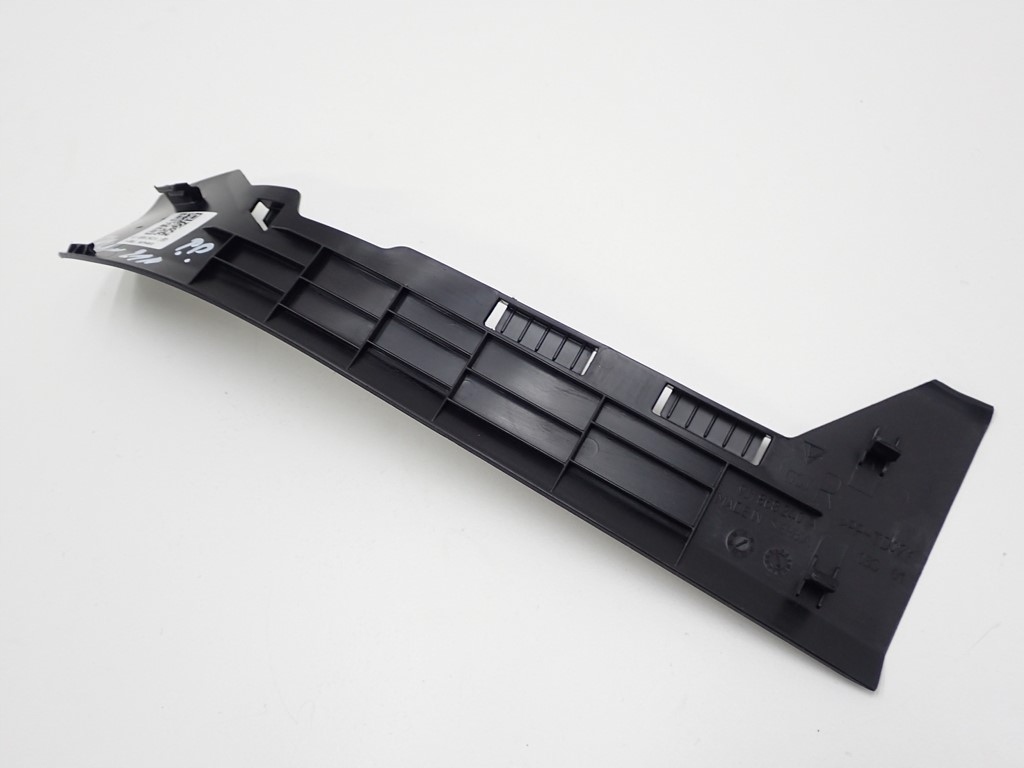 фото №3, Молдинг защита стойка правый перед porsche taycan 21