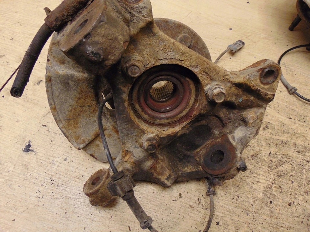 фото №4, Поворотный кулак ступица правая перед chevrolet tahoe 5.3