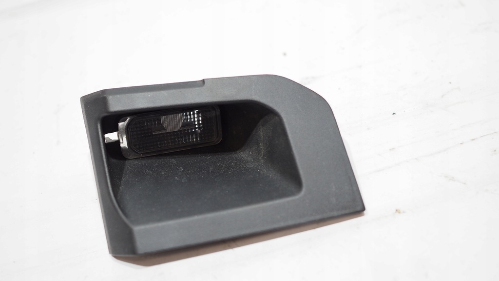 фото №1, Корпус лампа освещение номерного знака регистрационный задняя правая amarok ranger