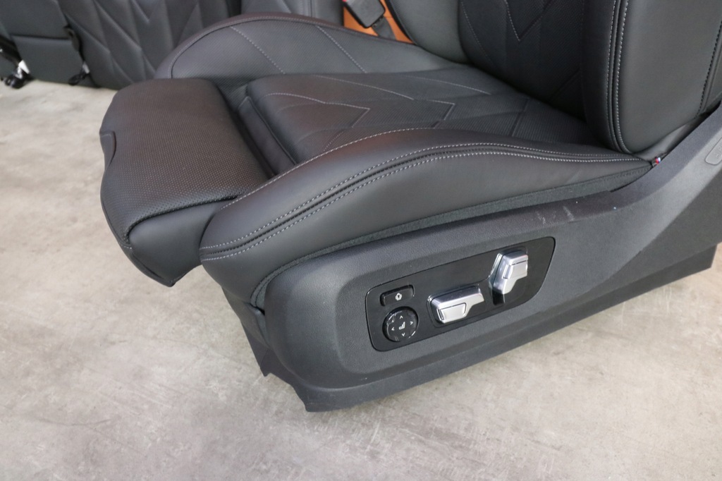 фото №13, Bmw xm x8 g09 салон сиденья заднее сиденье обшивки individual вентиляция массаж