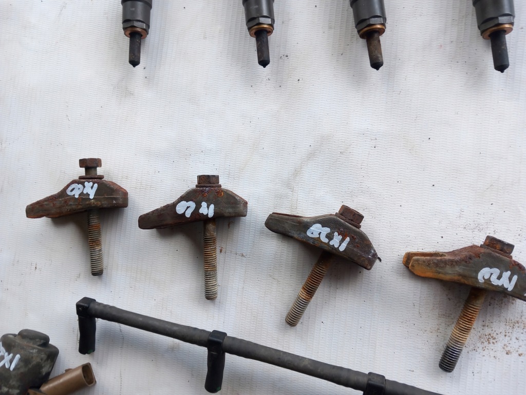 фото №1, Кронштейн форсунки hyundai ix20 1,4crdi