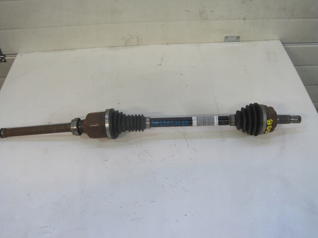 фото №1, Приводной вал peugeot 2008 ii 1,2thp 9827832680 правая