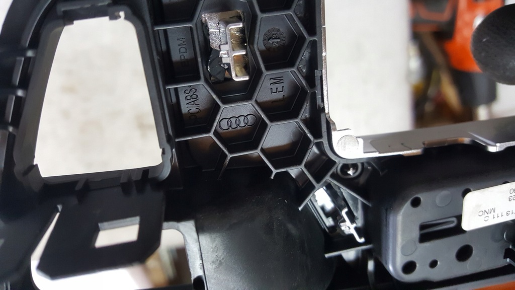 фото №10, Рамка панель передач audi a4 b9 a5 8w1713111c демонтаж