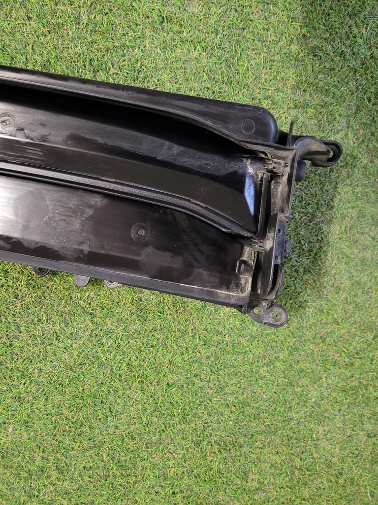 фото №6, Porsche taycan жалюзи воздуховод впуск 9j1121745d