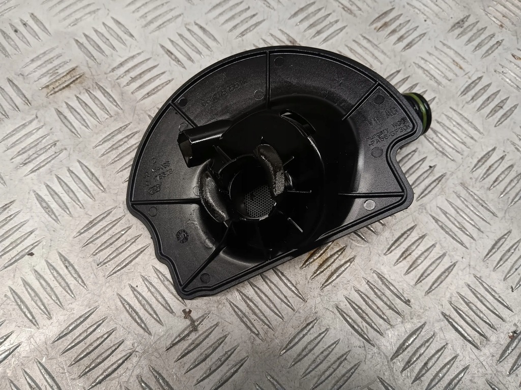 фото №1, Audi q7 4m 06m115155m заливная горловина масла