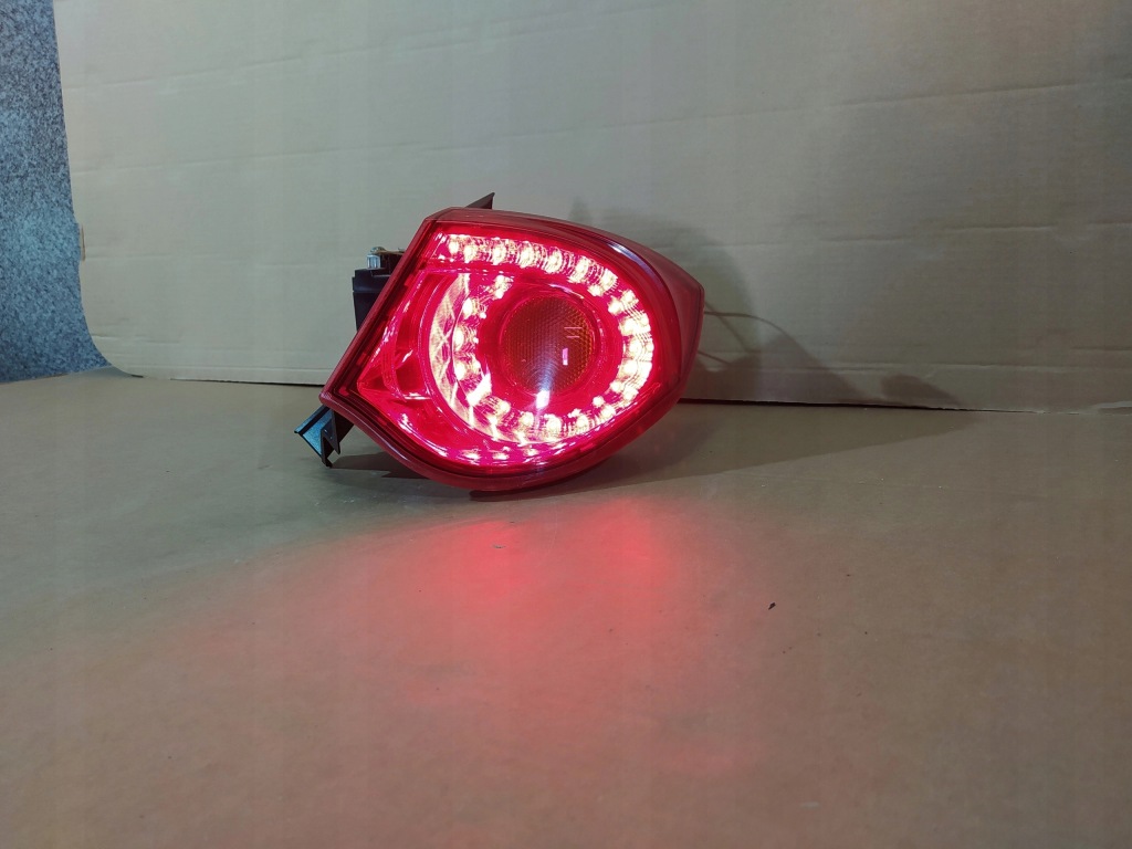 Купити Alfa romeo giulietta лампа права задній задня