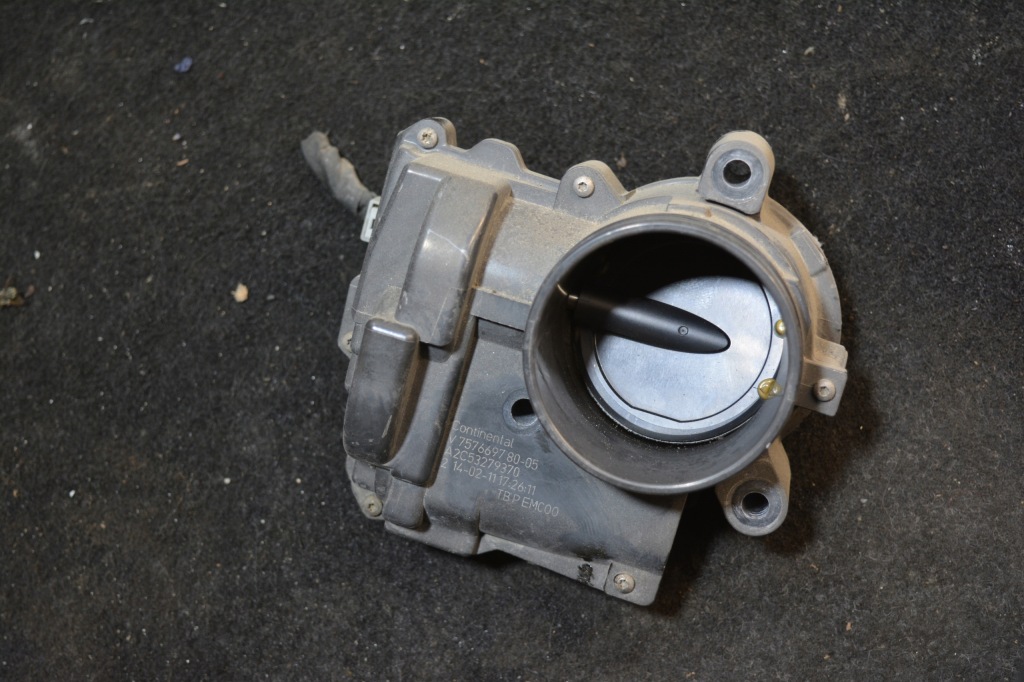 Купить Mini cooper r55 clubman 1.6 дроссельная заслонка 7576697