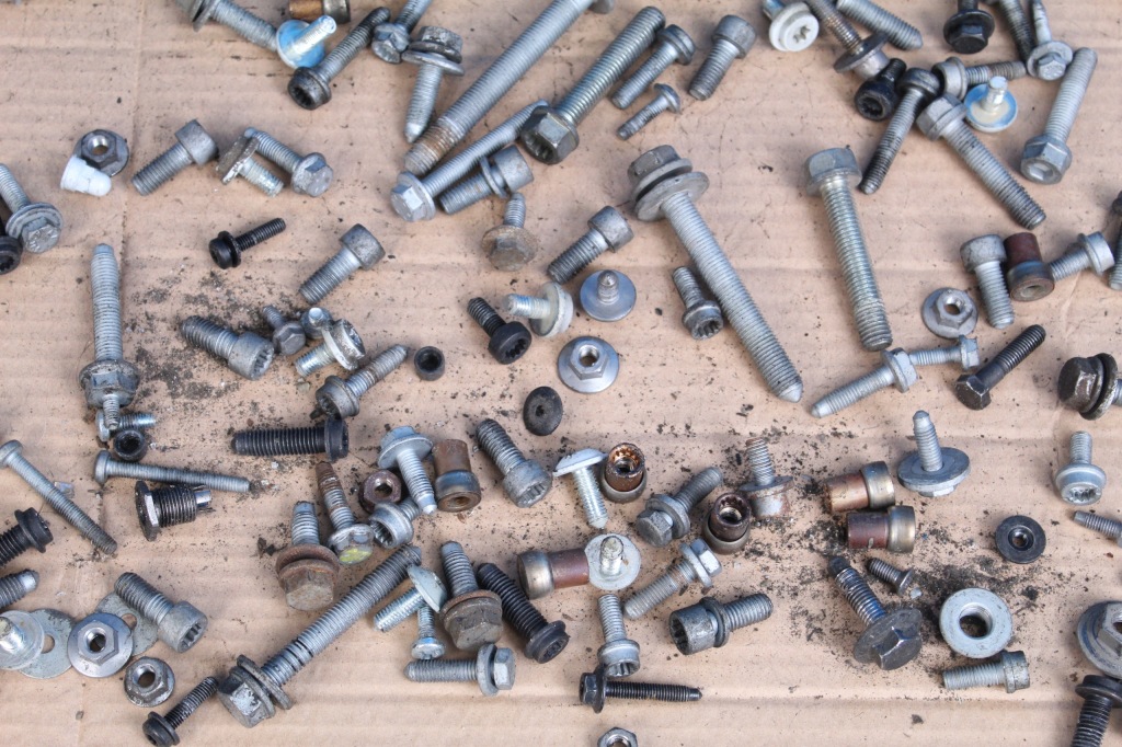 фото №7, Skoda superb 3v болти підвіска kpl 9.50kg 17r