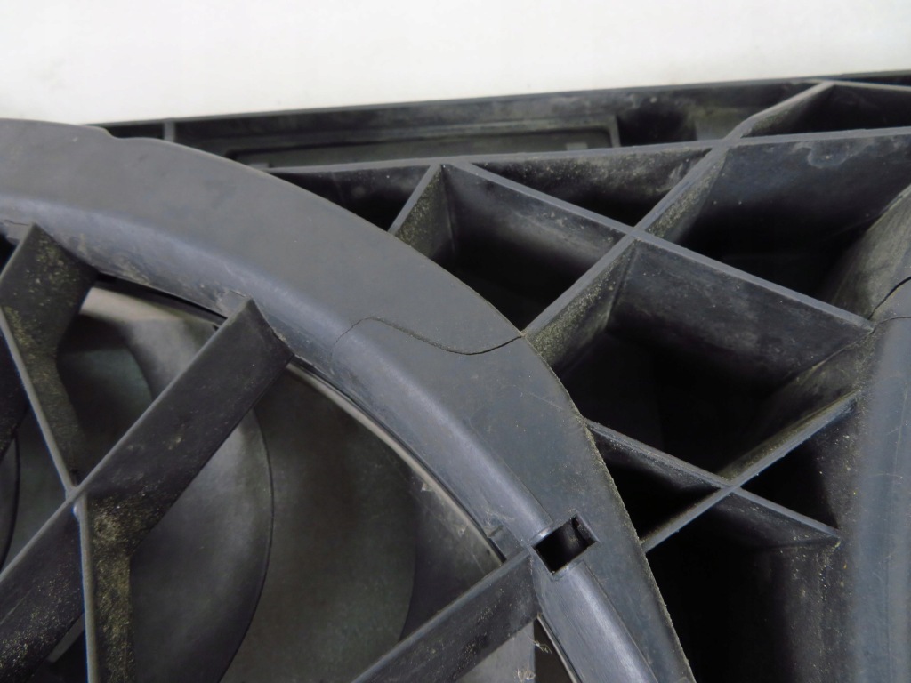 Вентилятор радіатора audi a8 d3 4.0 tdi 4e0121205b 1137328117 4e0959468h Недорого