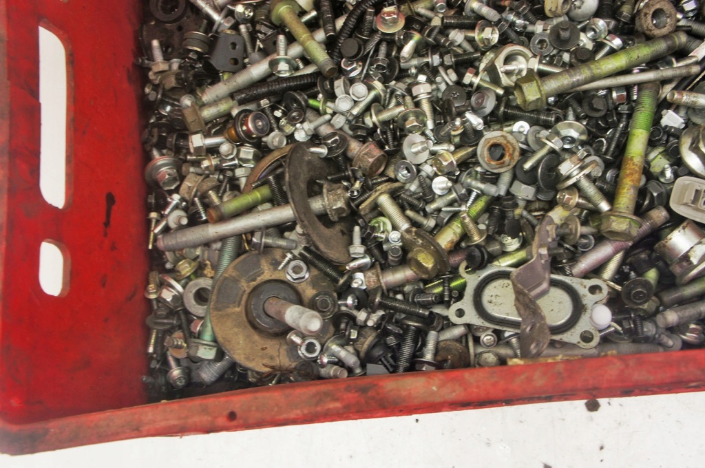 фото №5, Ts458 nissan x-trail t33 болты гайки прокладки 22kg комплект