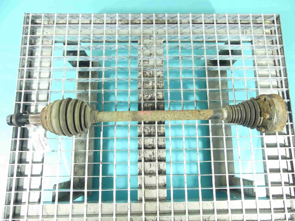 фото №1, Приводной вал правая vw passat b6 2.0 tdi