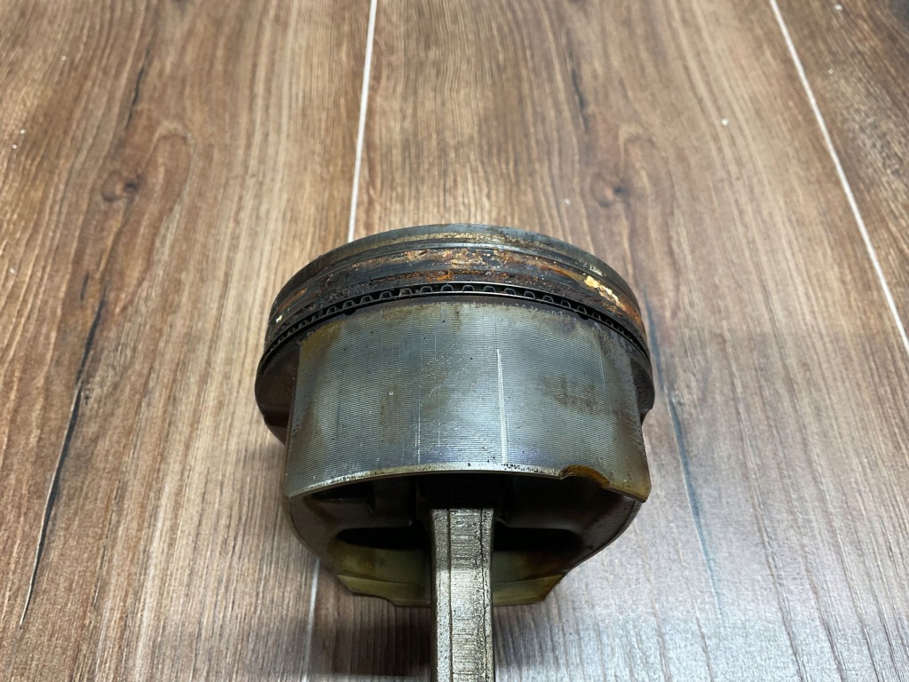 Поршень mercedes-benz sl 500 r129 a1130300317 a1130303117 a1130300020 Киев