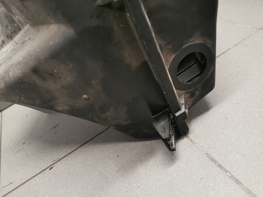 фото №5, Корпус фильтра воздуха audi a8 d2 2.5 059133837a