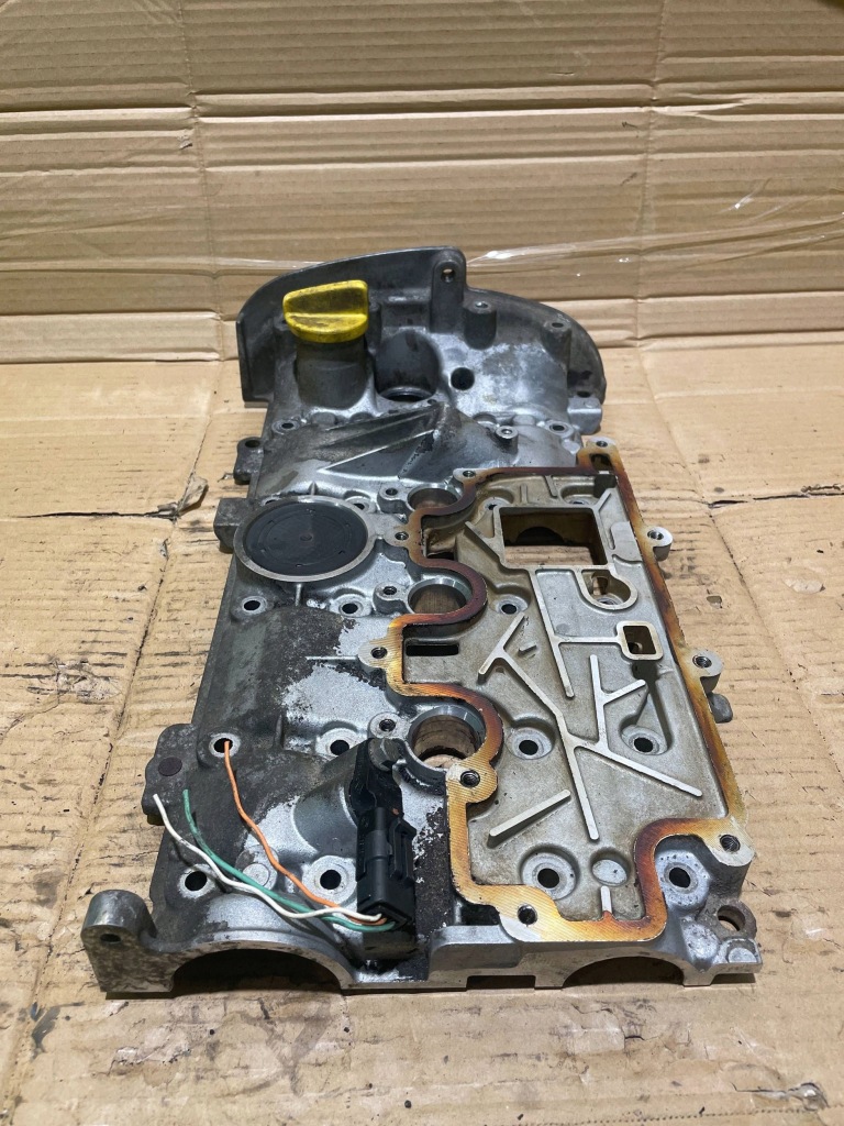 Купити Renault scenic 2 - кришка клапанів