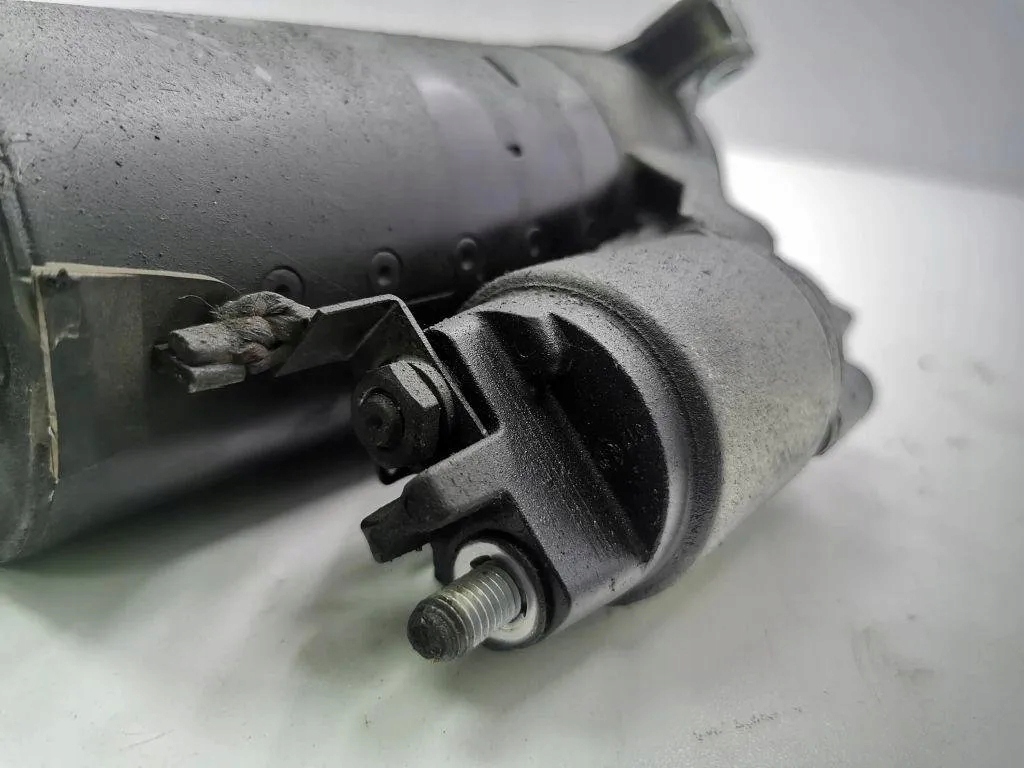 Стартер bmw 5 touring e61 1005831596 2.0l дизель 2008 Недорого