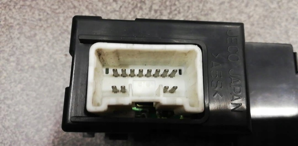 фото №6, Toyota corolla viii e11 годинник обігрів скло