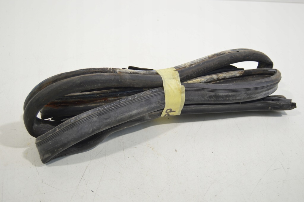 фото №1, Прокладка двері дзеркало трикутник mercedes w140 cl coupe права перед