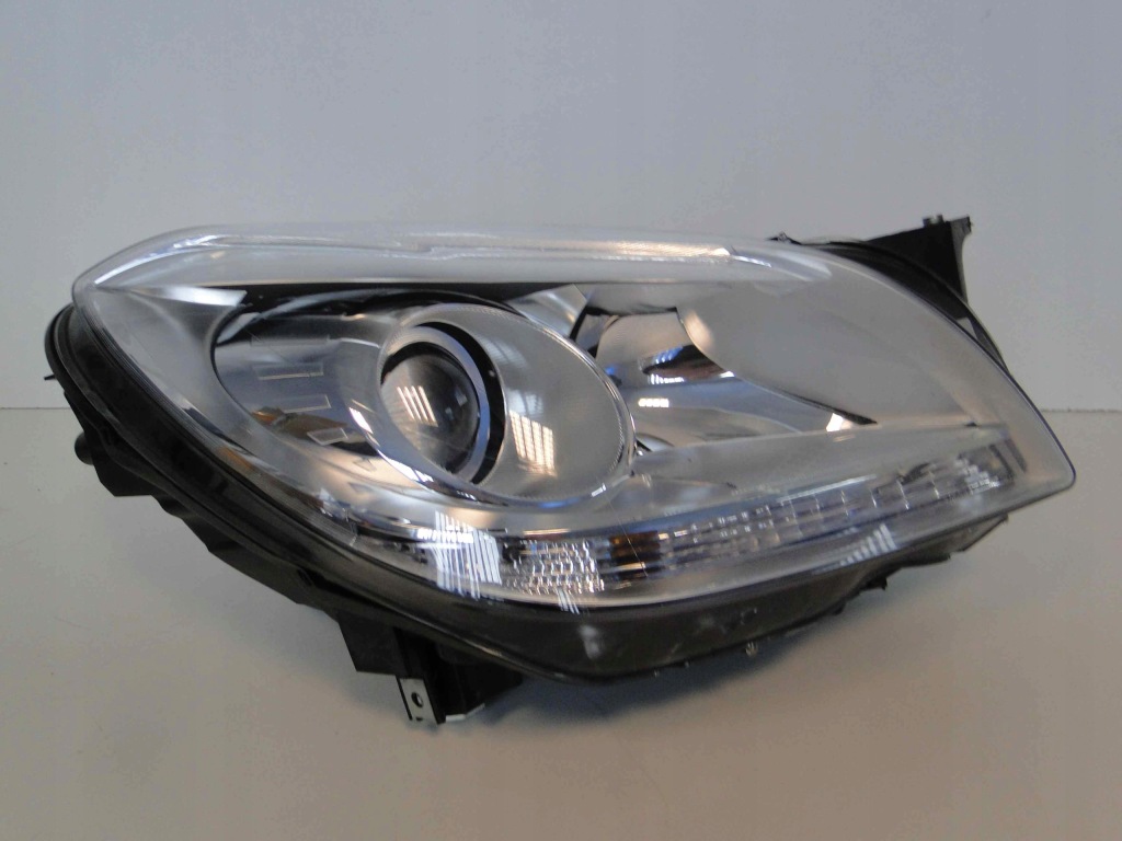 фото №2, Mercedes slk r172 172 лампа правая линза h7