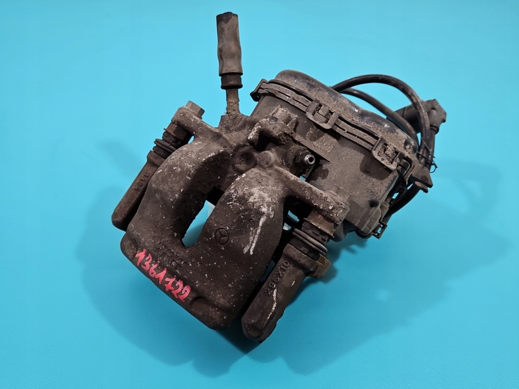 фото №1, Суппорт задняя правый mercedes gla x156 13-19 1.6 t