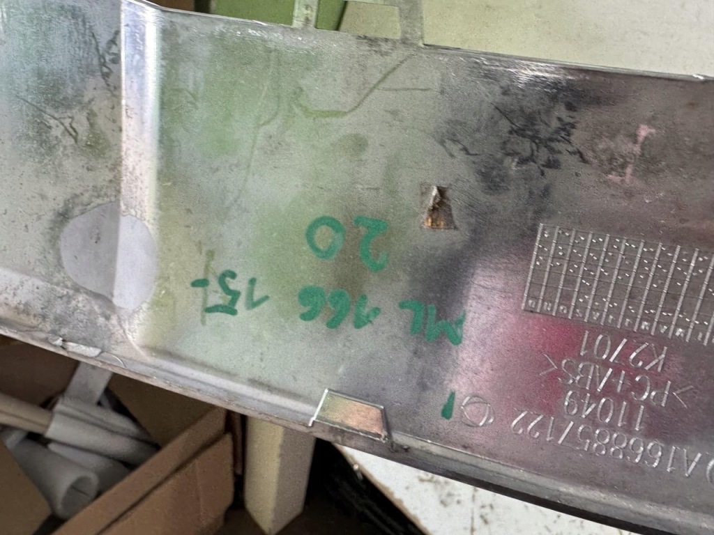 Купити Спойлер перед mercedes ml w166 a166 15-