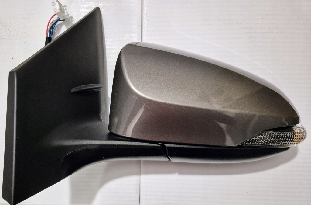 фото №1, Toyota corolla e18 corola зеркало левая 7 pin 4v8