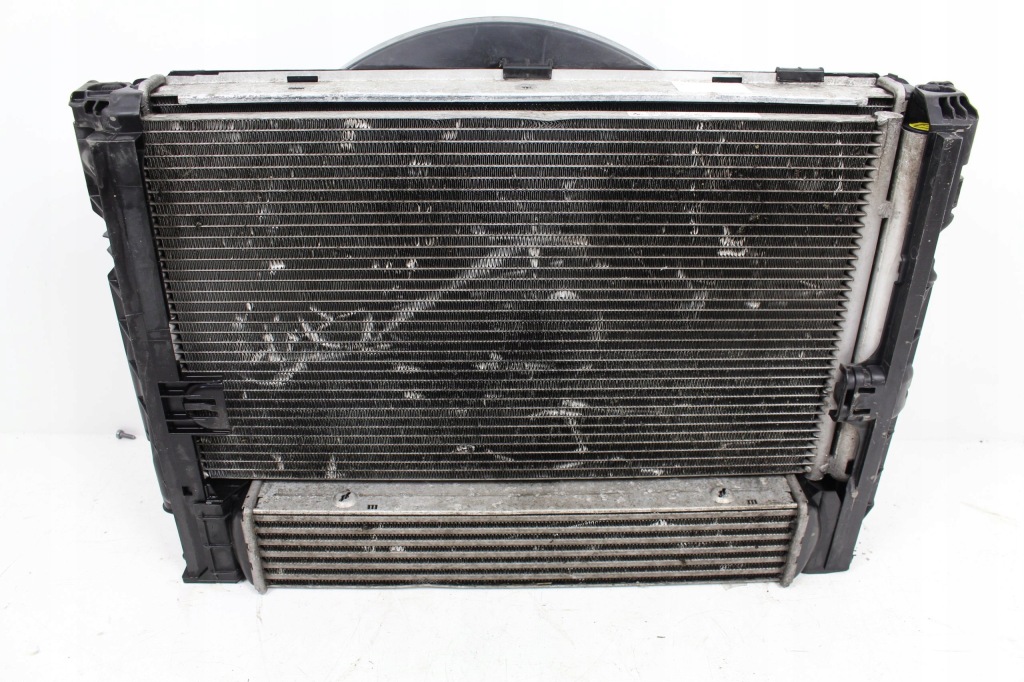 Купити Радіатор вентилятор 2,0d bmw e90