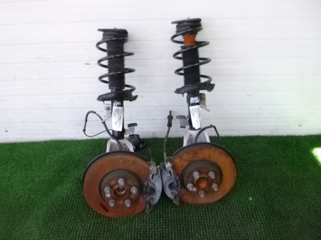 фото №1, Volvo v40 ii 15- 2.0 t3 mcperson поворотний кулак права