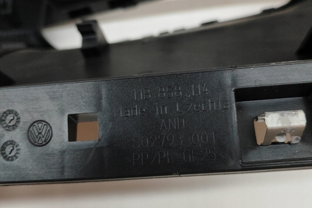 фото №7, Volkswagen id.4 e21 бардачок 11b858114a електрика 128kw 2021 lhd