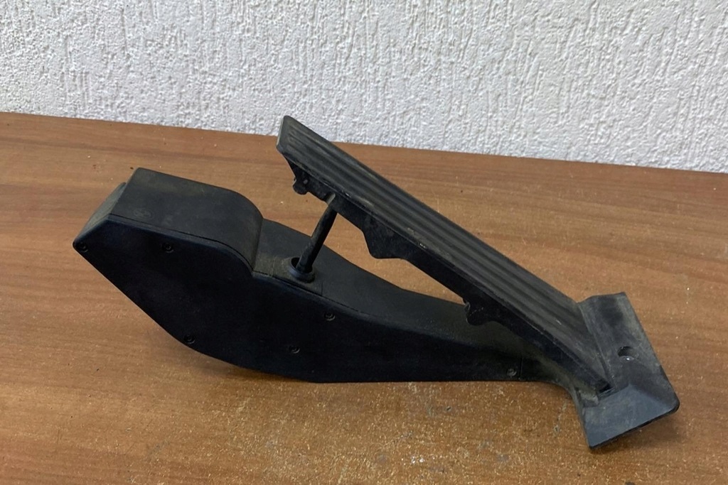 фото №8, Педаль газу bmw 7 e65, e66, e67 8366590 3.0l дизель 170kw 2007