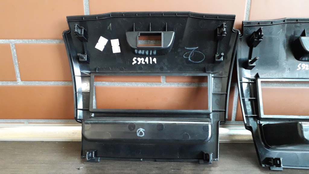 фото №3, Isuzu d-max рамка радіо 1 din - консоль полиця