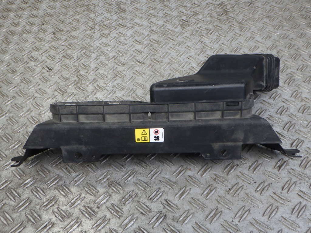 фото №1, Range rover velar l560 впуск воздуха воздуховод