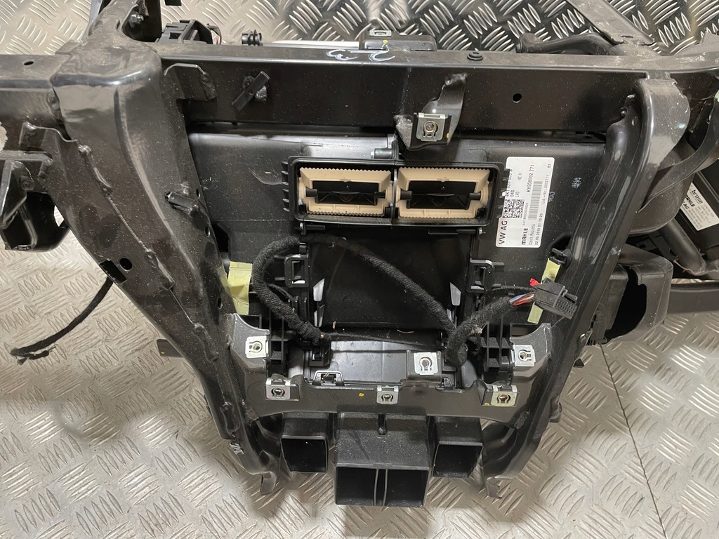 фото №12, Обігрівач повітродувка корпус балка комплект audi a6 s6 c8 europa 4k1820902a