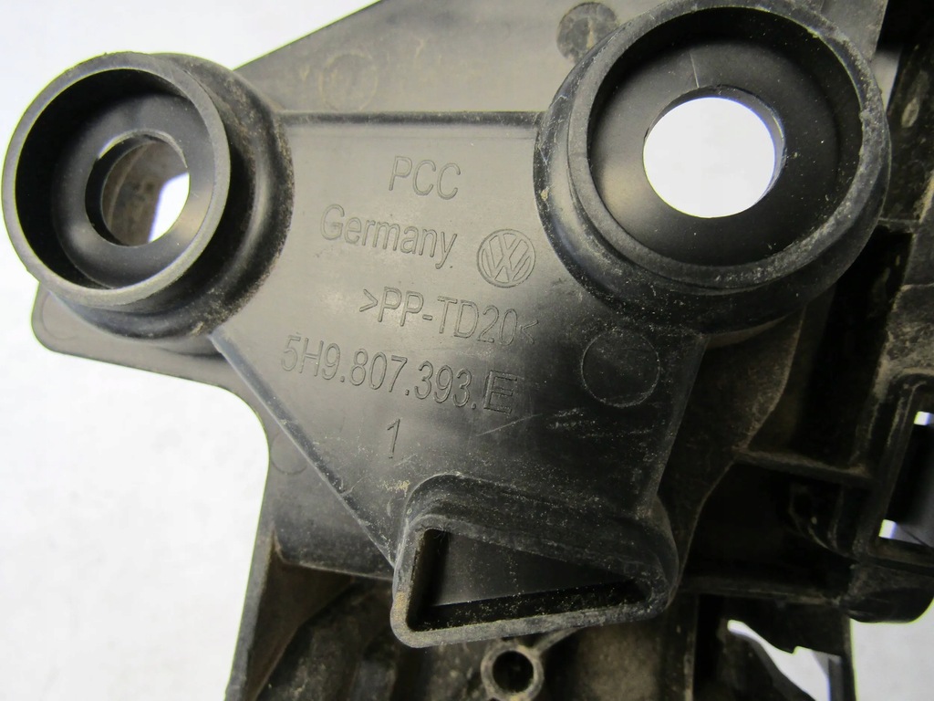 фото №9, Vw golf viii kombi напрямна бампера лівий задня 5h9807393e