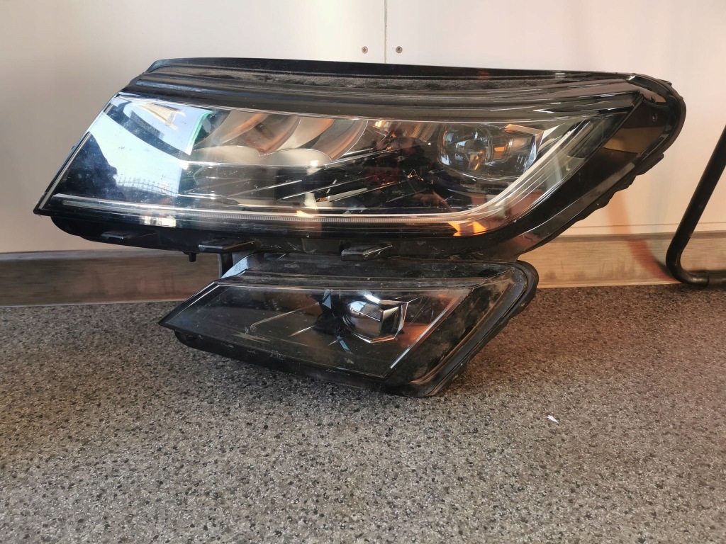 фото №1, Skoda kodiaq оригінальний номер лампа full led 566941015e