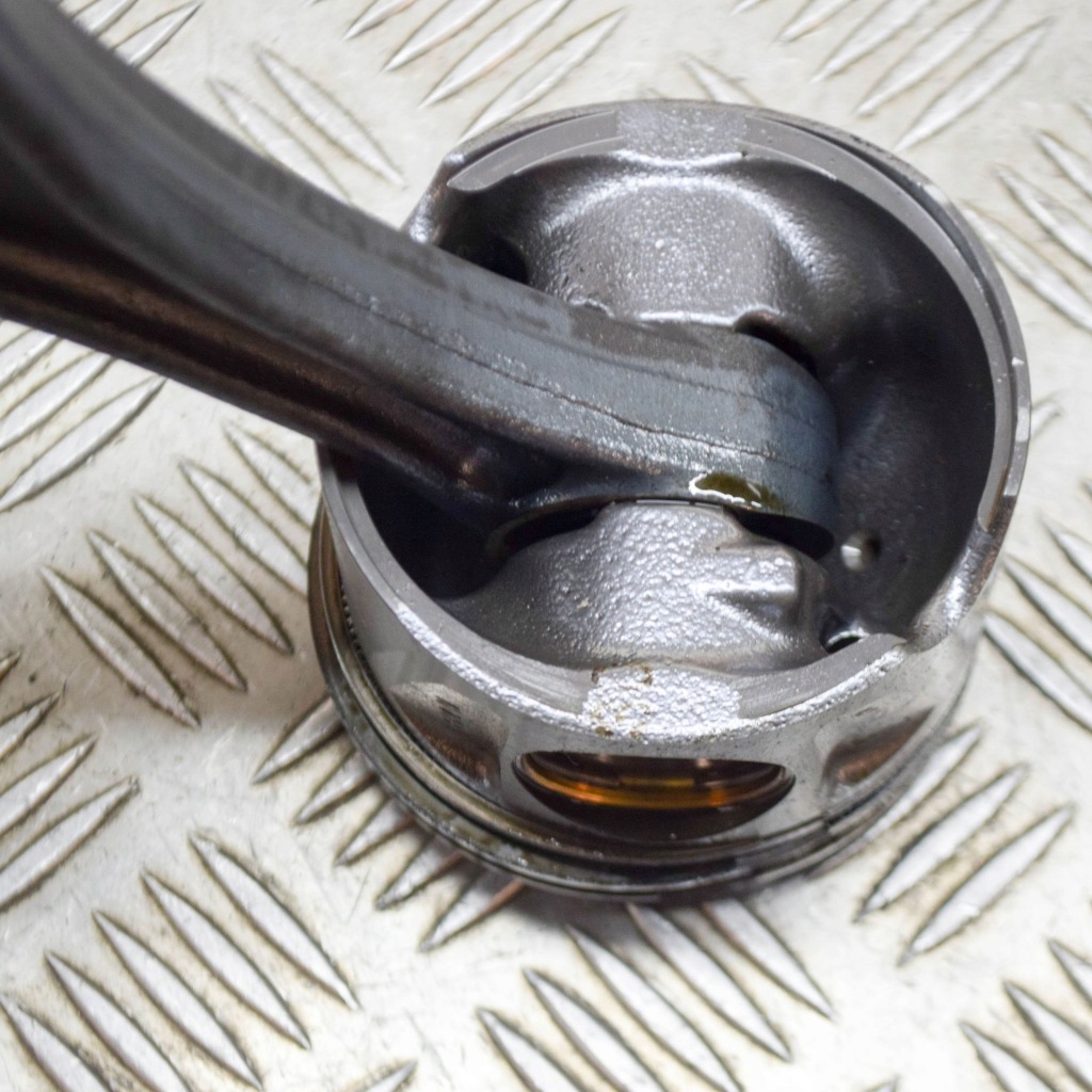 фото №6, Mercedes-benz gl x166 2015 поршень