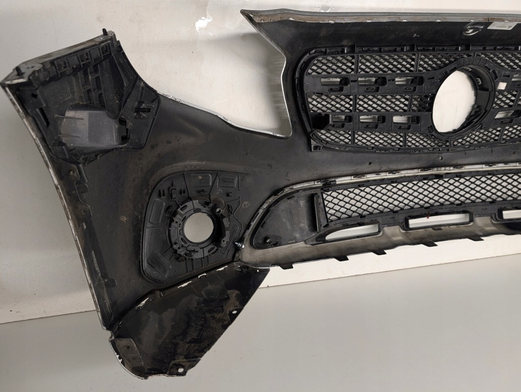 Бампер перед mercedes gla w156 рестайлінг  протитуманні фари 2017- Оригінал