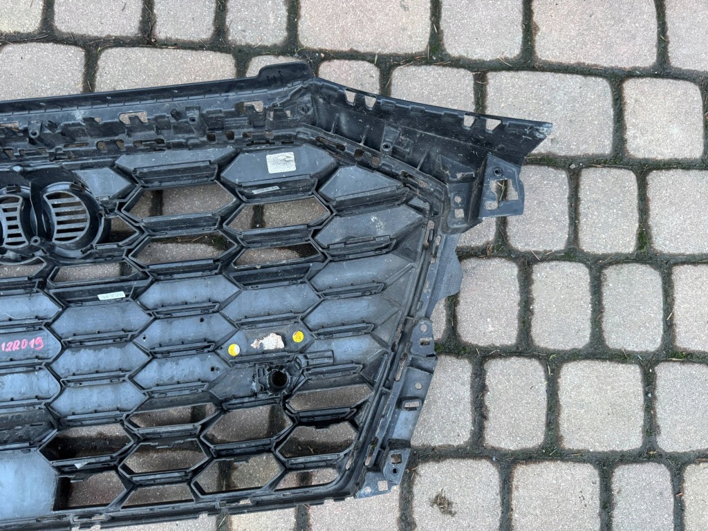 Audi a3 8y iv 4 20- s-line решётка радиатора решётка  решётка средняя бампер перед перед Киев