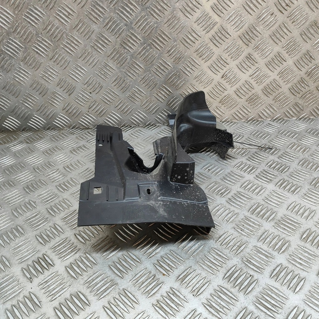 фото №6, Volvo xc60 2024 правая сторона брызговики передние