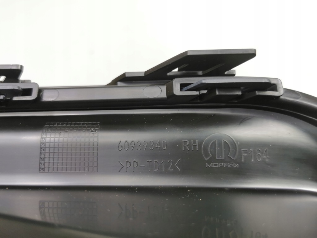 фото №9, Решітка бампера правий перед jeep compass mk2 оригінальний номер 60939340 735723725