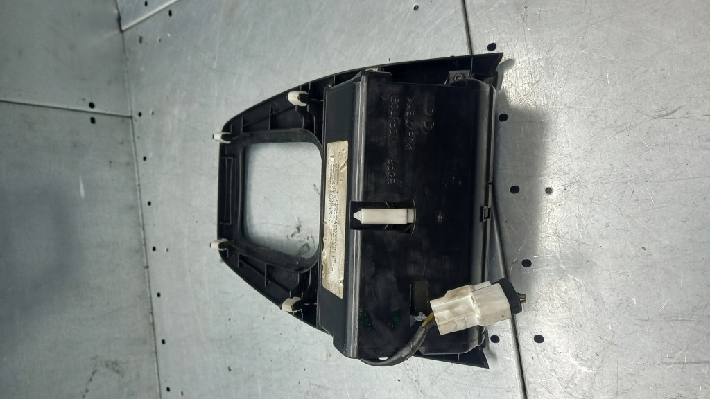 фото №4, Попільничка toyota avensis t25 05r 2.0d