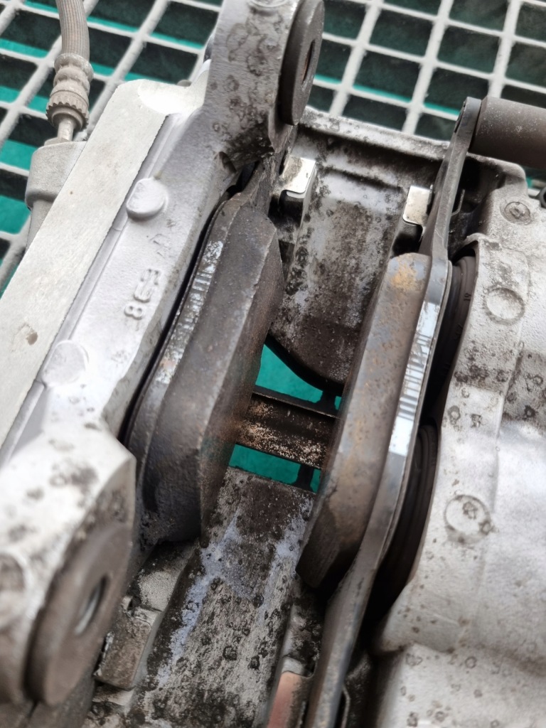 Bmw 3 g20 g21 передний суппорт перед левая или правая  6885839 6885840 42/30/348 Недорого