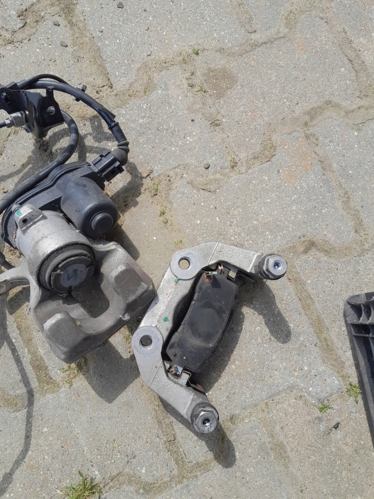 фото №1, Супорт лівий задня odyssey 2017- новий model