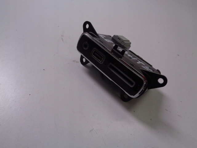 фото №1, Разъём usb считыватель maserati levante 2016-