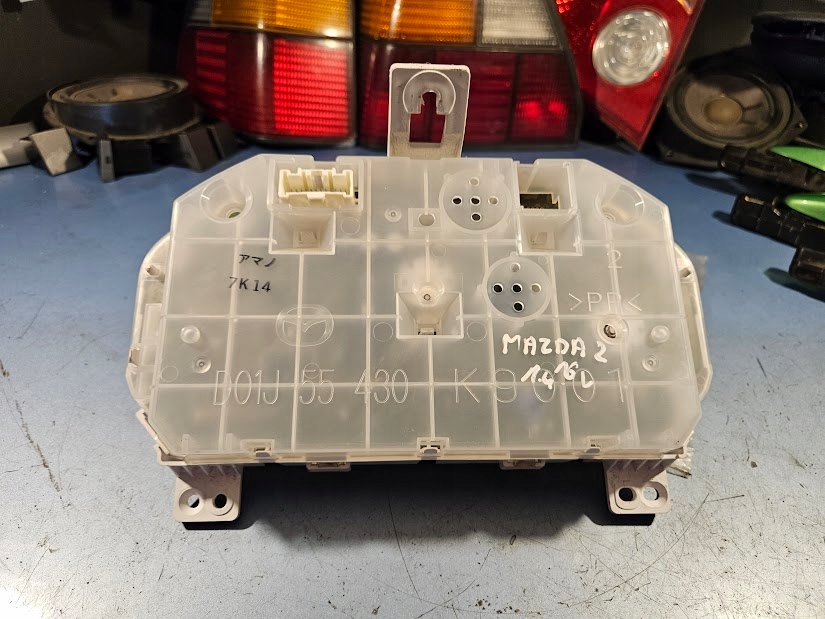 фото №7, Счетчик дисплей приборная панель mazda 2 1.4 16v am df73 c