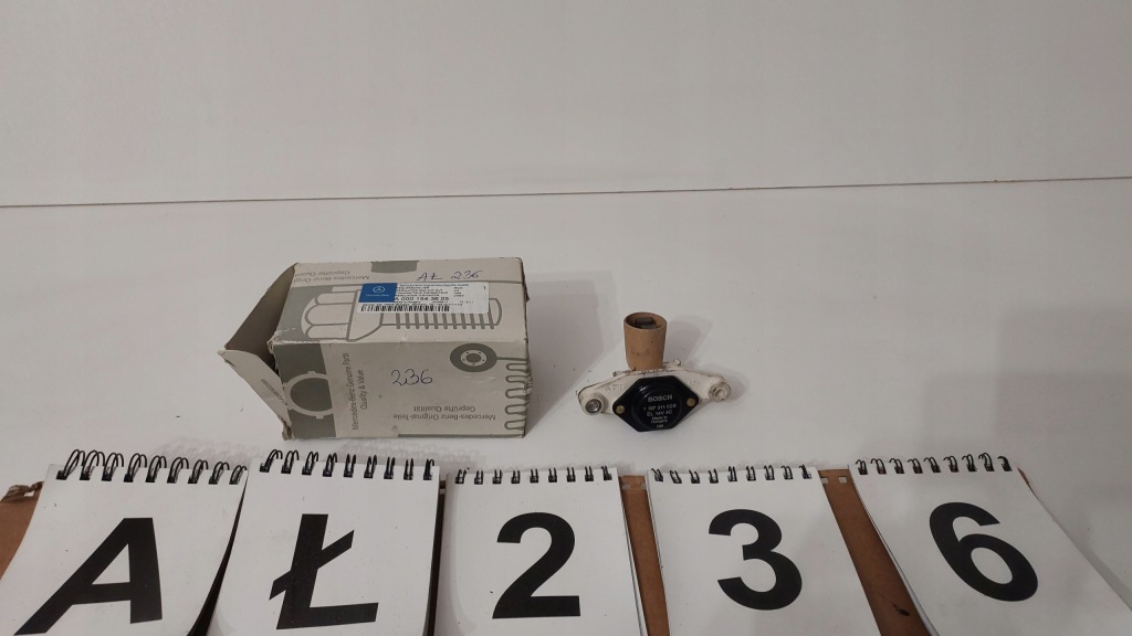 Купить Mercedes s123 w124 регулятор напряжения regler оригинал